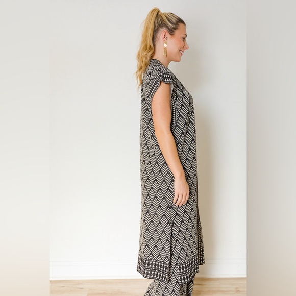 ‘See & Be Seen’ Lavish Jacquard Tapestried Long Open Cardigan/Sweater/Vest Set - Picture 11 of 13